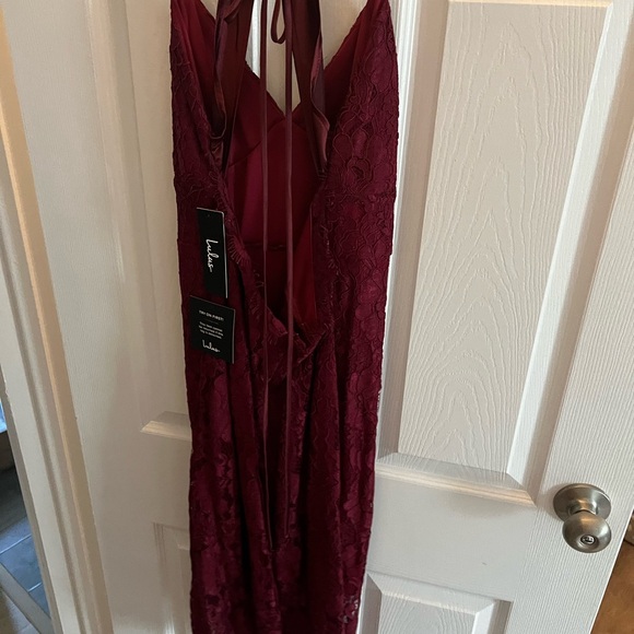 NWT Lulu’s Maroon Lace Knee-Length Dress - Picture 2 of 2